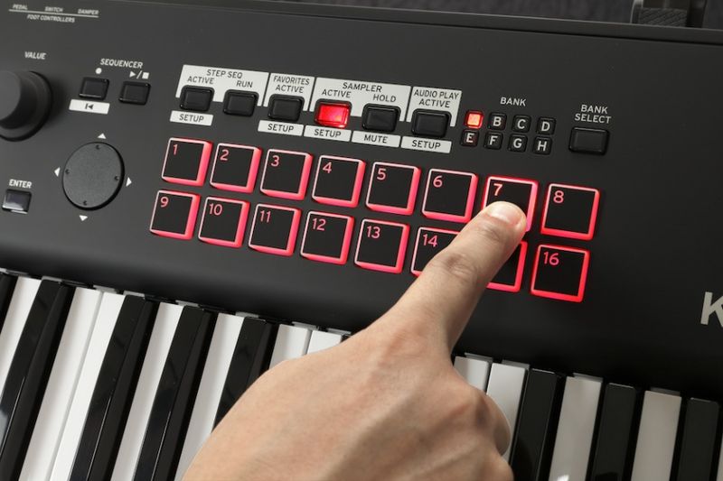 KORG KROSS2-61-MB Workstation Synth, Super Matte Black