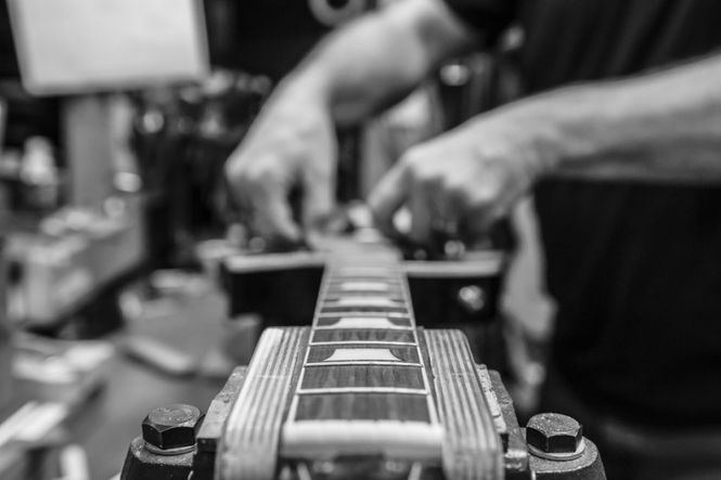 Hovedbilde Justering av gitar