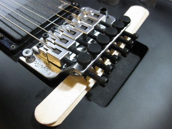 Hovedbilde Strengeskift Floyd Rose